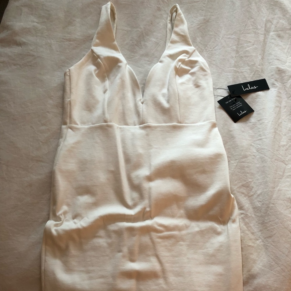 NWT white Lulu’s bodycon dress - Picture 2 of 3